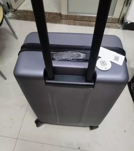 全新自用 公司送的小米90分行李箱  一个...