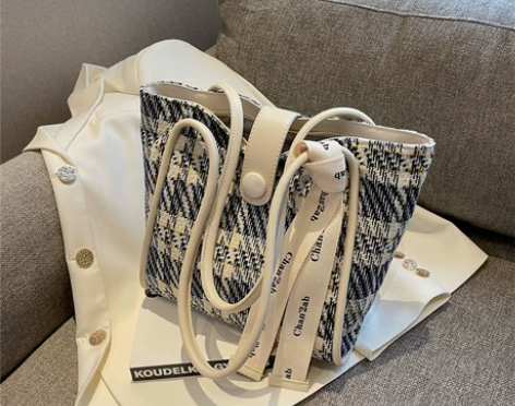 秋冬包包女大容量2022新款潮时尚百搭高级...