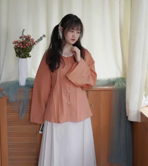 晚香时春果儿圆领衫m码，非偏远包邮 借一念...