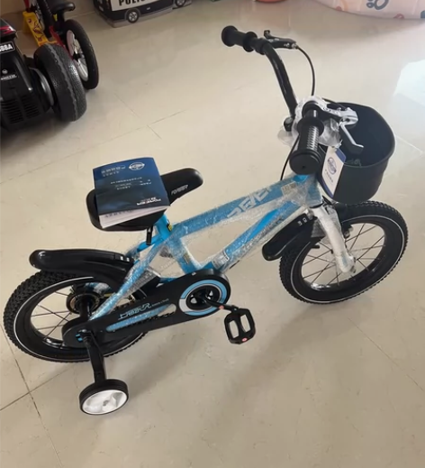 全新上海永久儿童自行车 12寸，家里有其他...