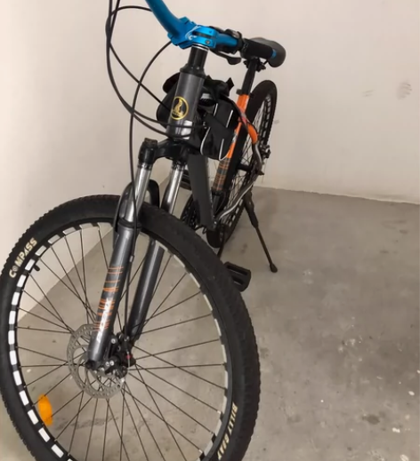 凤凰牌自行车便宜卖了 放在那里也不骑凯里自...