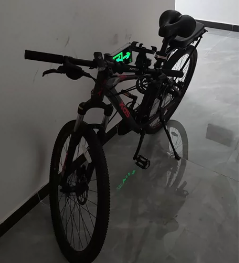 喜德盛，刀客600自行车，油压碟刹，前叉锁...