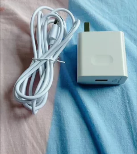 便宜卖了,低价出售适用华为100W超级快充...