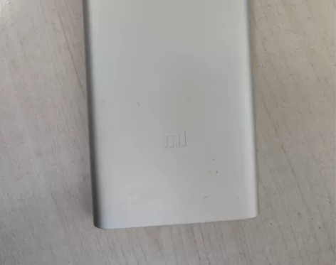 小米10000毫安充电宝，功能正常，赠送T...