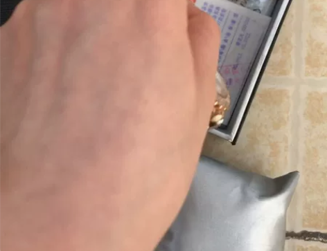 天王手表9.5新，陶瓷手表拿擦银布一擦就和...