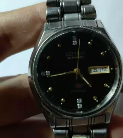 西铁城全自动手表，功能正常，怎么收的怎么卖...