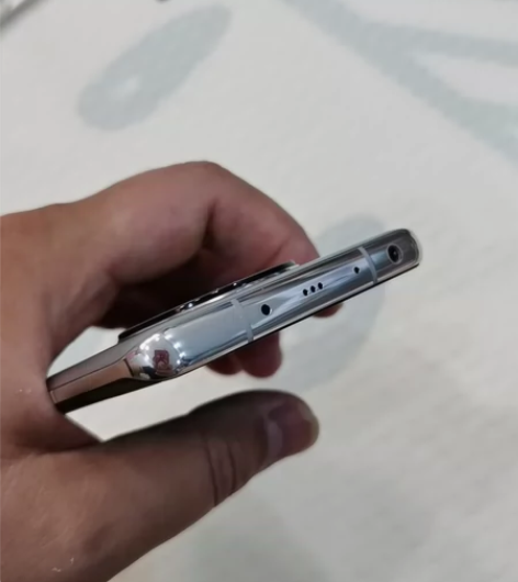 出售闲置华为mate40，5g，8+128...