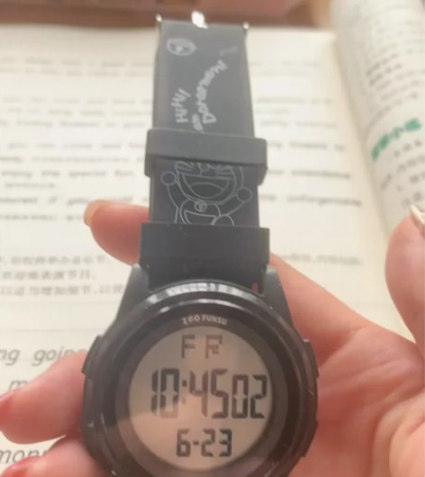 三丽鸥玉桂狗联名手表女初中高中学生女款女生...