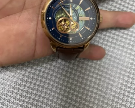 本人有一块罗宾尼手表，蝴蝶扣的 因为买了另...