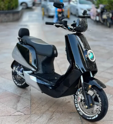 出台小牛动力版电动车 续航180km 总行...