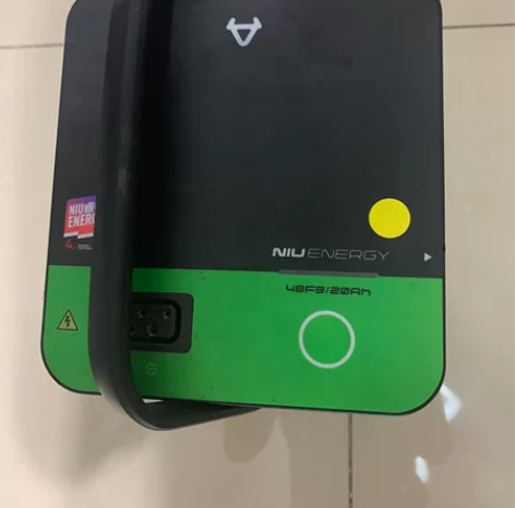 出一块小牛绿电，48V/20A，成色很新，...