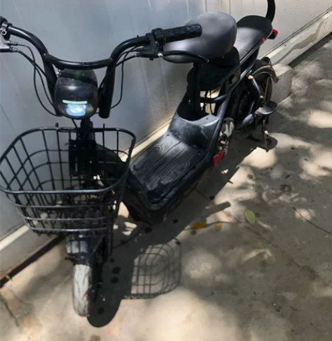 五羊电动车，电池不可拿出来充电， 车况跟图...