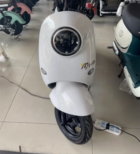 出售台铃电动车，客户只骑了5个月，700多...