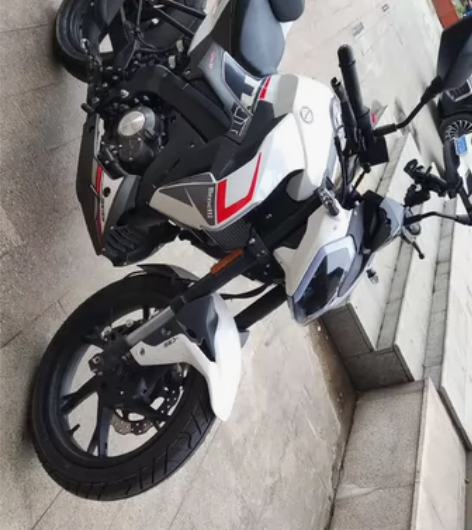 贝纳利小迅龙150 ， 准新车 市内通勤，...