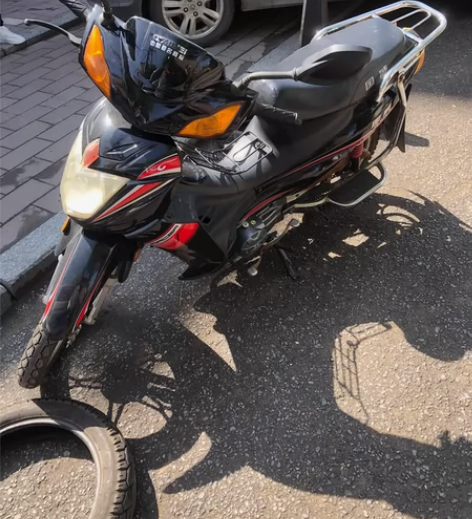 个人出售国威弯梁摩托车，车况好，皮毛也好，...