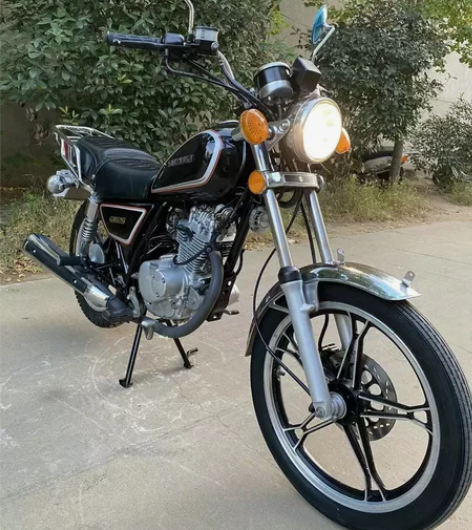 铃木GN125太子到货，黑色，F491进口...