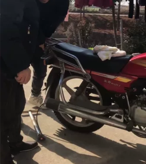 豪爵摩托车125 感兴趣的话点“我想要”和...