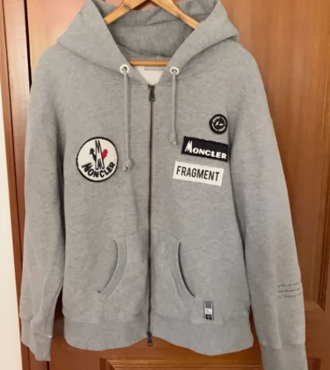 Moncler 男士卫衣 尺码 L 适合身...