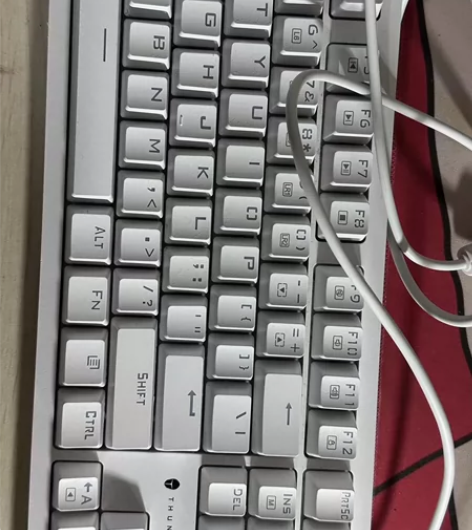 雷神红轴键盘，闲置了，用过一次就没用过了 ...