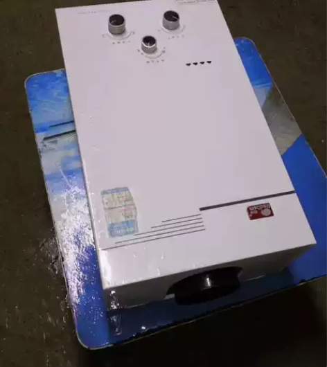 热水器。10升煤气热水器。这是一款红日牌热...