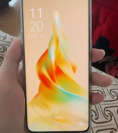 oppoReno9手机，9.99新，可以说...