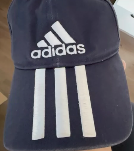 阿迪达斯帽子 正品 感兴趣的话点“我想要”...