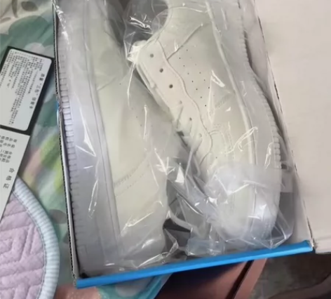 清仓断码鞋，回力的 数量不多，还剩五双 原...