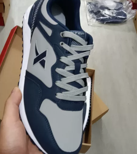 特步男鞋皮面减震休闲跑步鞋44码 感兴趣的...