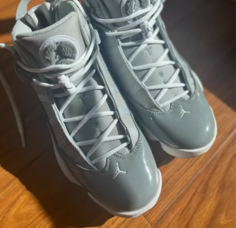 乔丹正品篮球鞋，穿过一次。无鞋盒。 感兴趣...