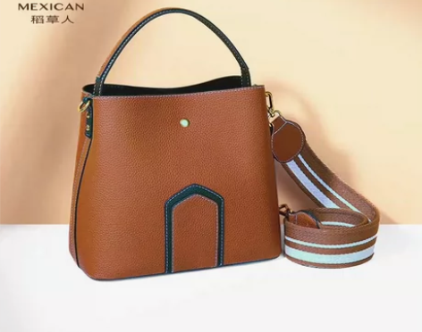 稻草人女包水桶包单肩包 女士宽肩带斜挎包 ...