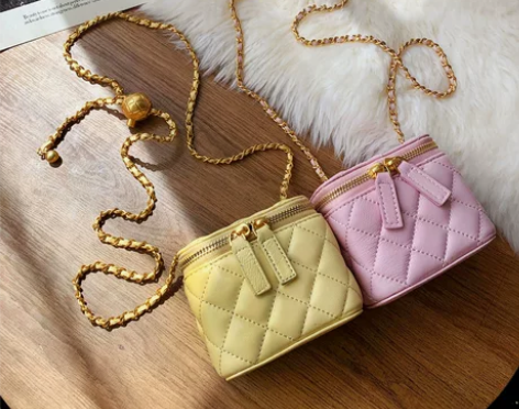 小香风包包女新款菱格链条方胖子羊皮小金球链...