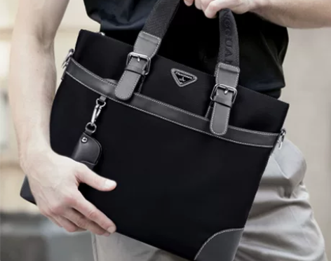 ?贝喜登男士手提斜挎包，百搭大气的棕色，样...