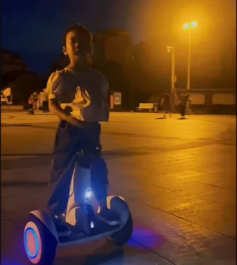 小米9号plus平衡车，在保，有遥控，可跟...