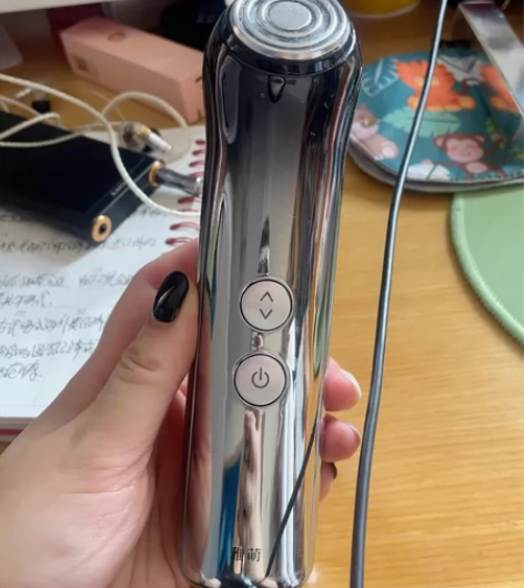 雅萌ace 家用美容仪 很少用，品相完好 ...