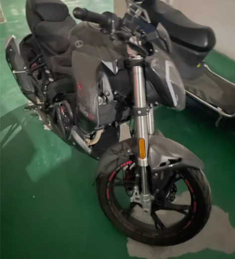 出贝纳利小讯龙150 19年二手户 八九千...