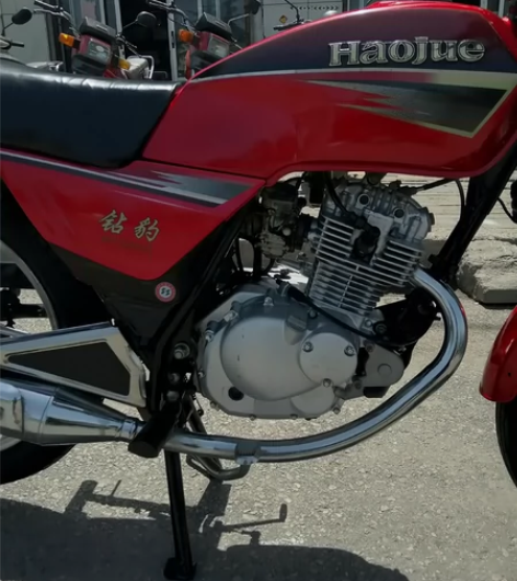 铃木钻豹,有手续,价格不贵,一千元,喜欢的...