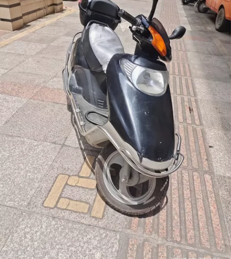 转让五羊本田摩托车， 有手续。 上个月刚检...