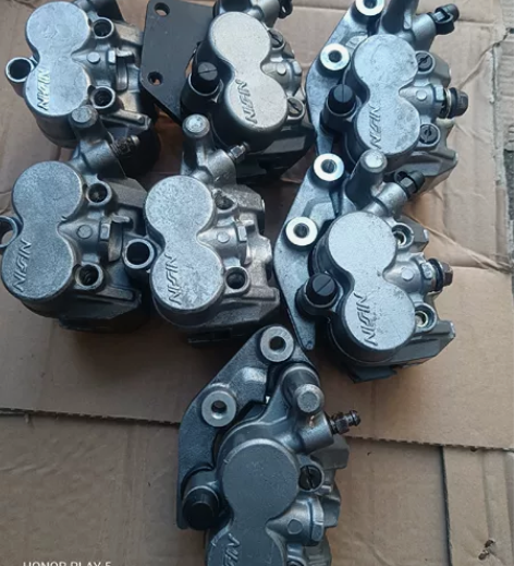 改装日清双活塞卡钳刹车泵。新款豪爵系列，V...