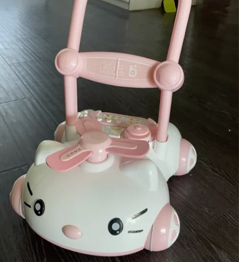 Hellokitty婴儿学步手推车，小键盘...