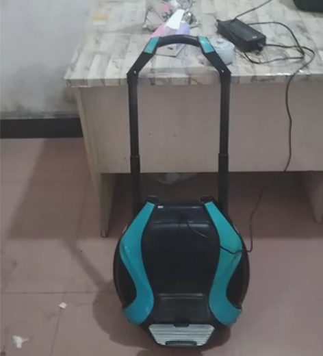 乐行独轮车，原价4600.续航20公里。充...