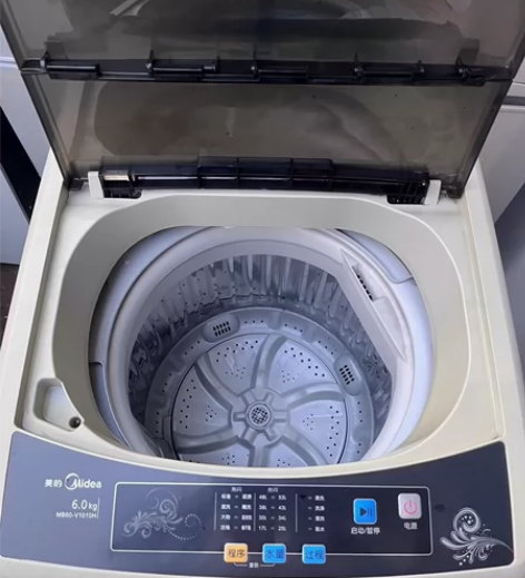 美的全自动洗衣机 可以洗6公斤 功能完好 ...
