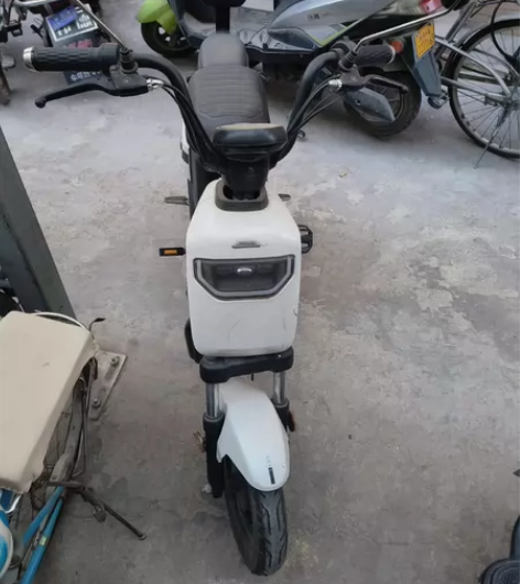 爱玛AM1蓝牌，48V12A锂电池，电池可...