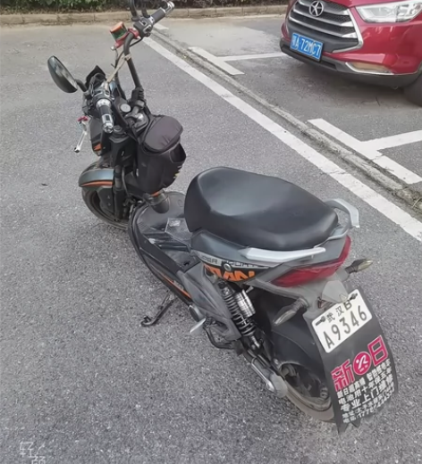 闲置处理新日电动车，原价当时4800买的有...