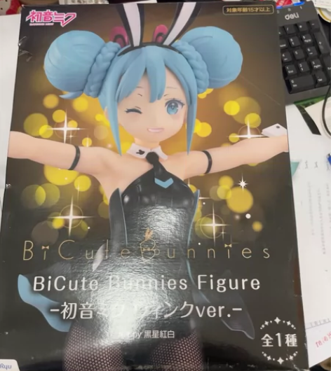 FuRyu 初音未来眨眼  wink兔女郎...