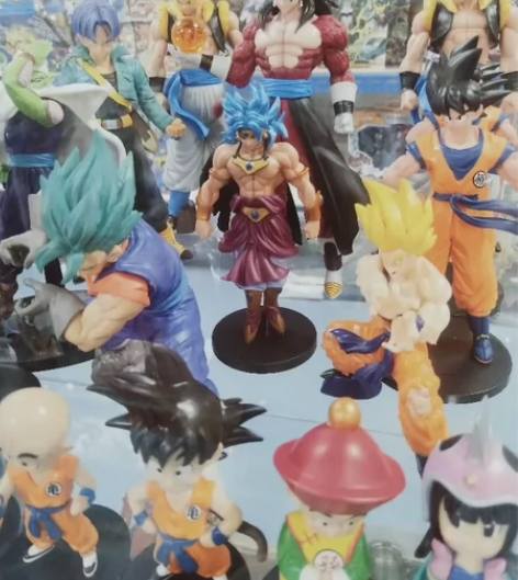 七龙珠超级赛亚人手办动漫模型周边摆件孙悟空...