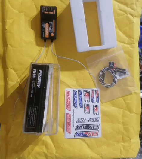 退模出ftr8b接收机，成色新，配件齐全，...