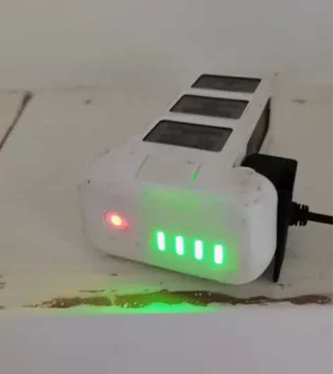 大疆原装精灵3电池一块+原装充电器一个  ...