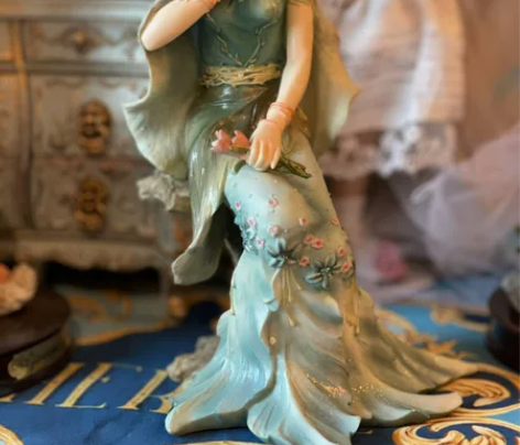 【亏本特价】树脂贵妇 全新原盒原泡沫，所见...