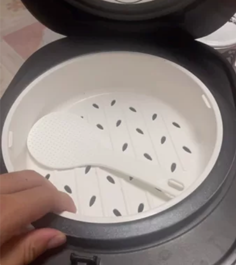 出售微波炉和电饭煲 低价出售 可小刀 有意...