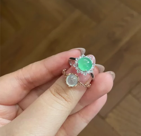 木纳甜绿正圆馒头蛋 18k金加南非钻。款式...